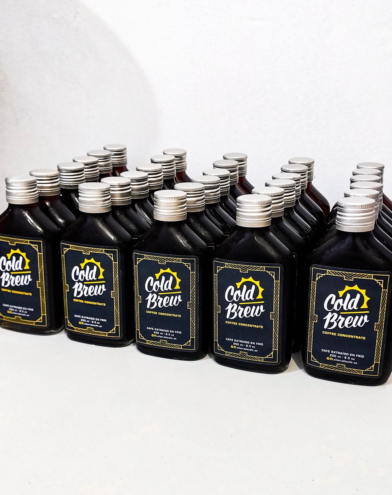 Cold Brew Coffee Concentrate - Café concentrado en frío Alborada Cafe